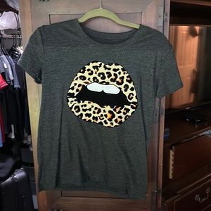 Chaser XS lips Tee